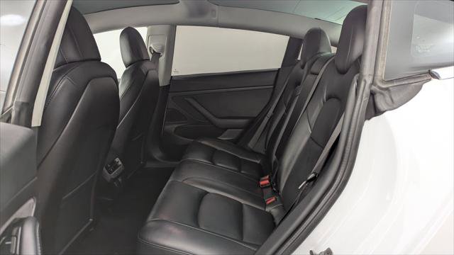 Used 2020 Tesla Model 3 Standard Range image 16