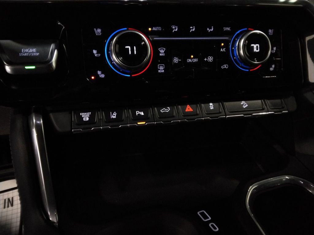 Used 2024 GMC Sierra 2500 Denali w/ Denali Reserve Package image 20