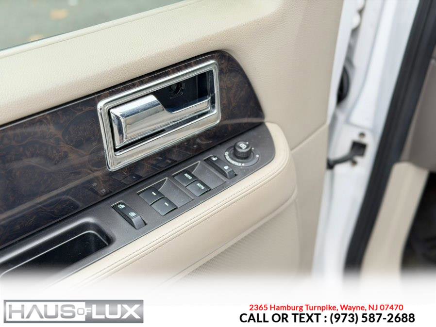 Used 2017 Lincoln Navigator Select image 14
