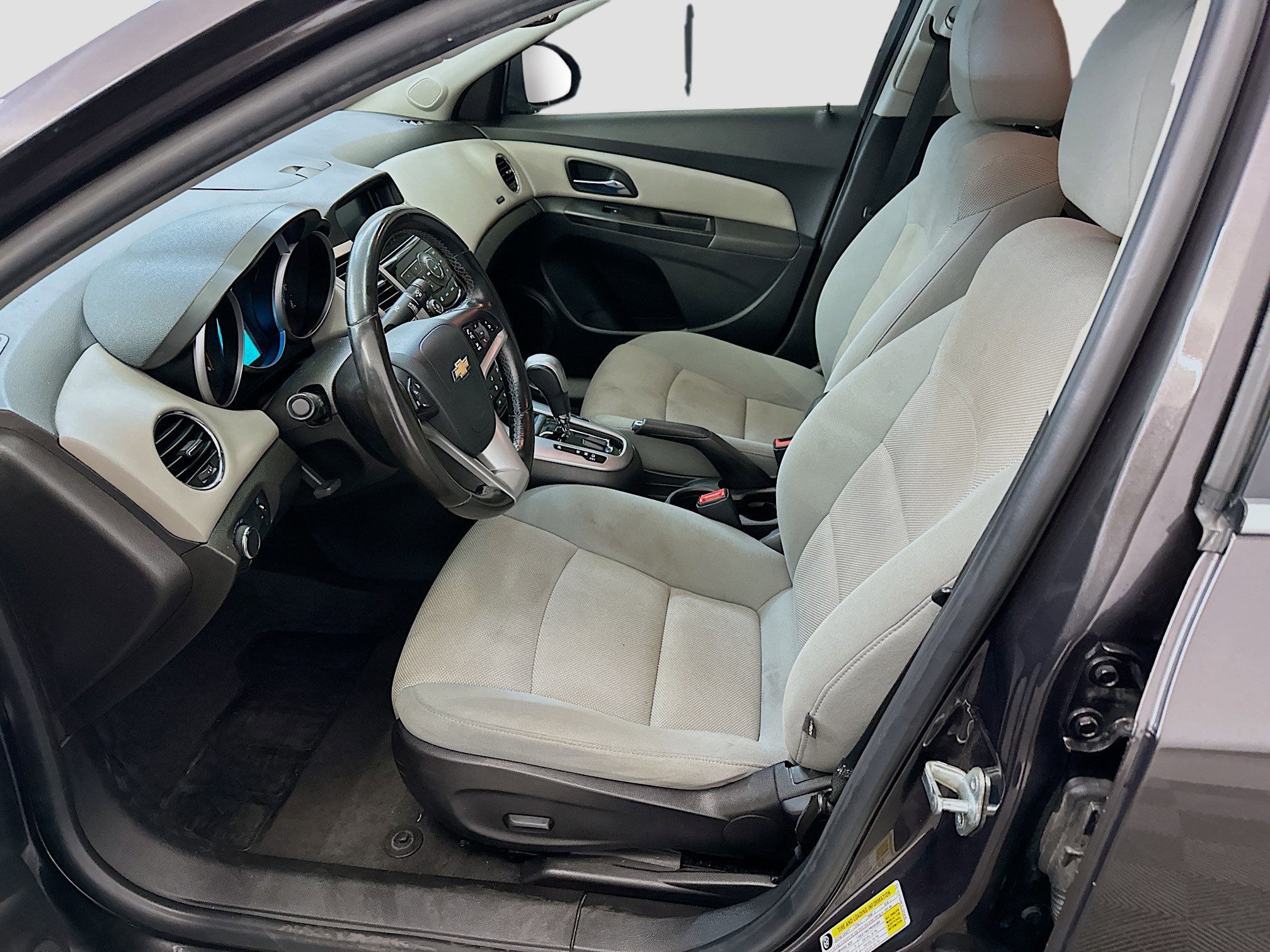 Used 2014 Chevrolet Cruze LT FWD image 13