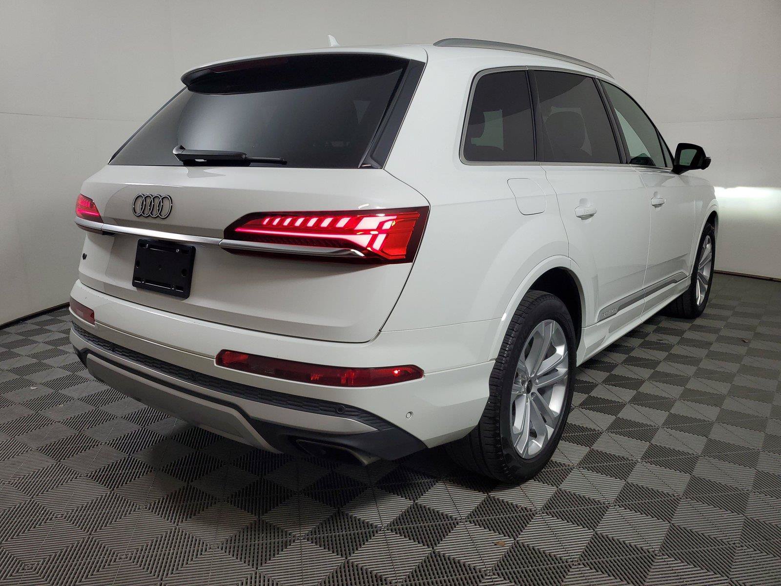 Used 2025 Audi Q7 3.0T Premium Plus AWD/4WD image 6