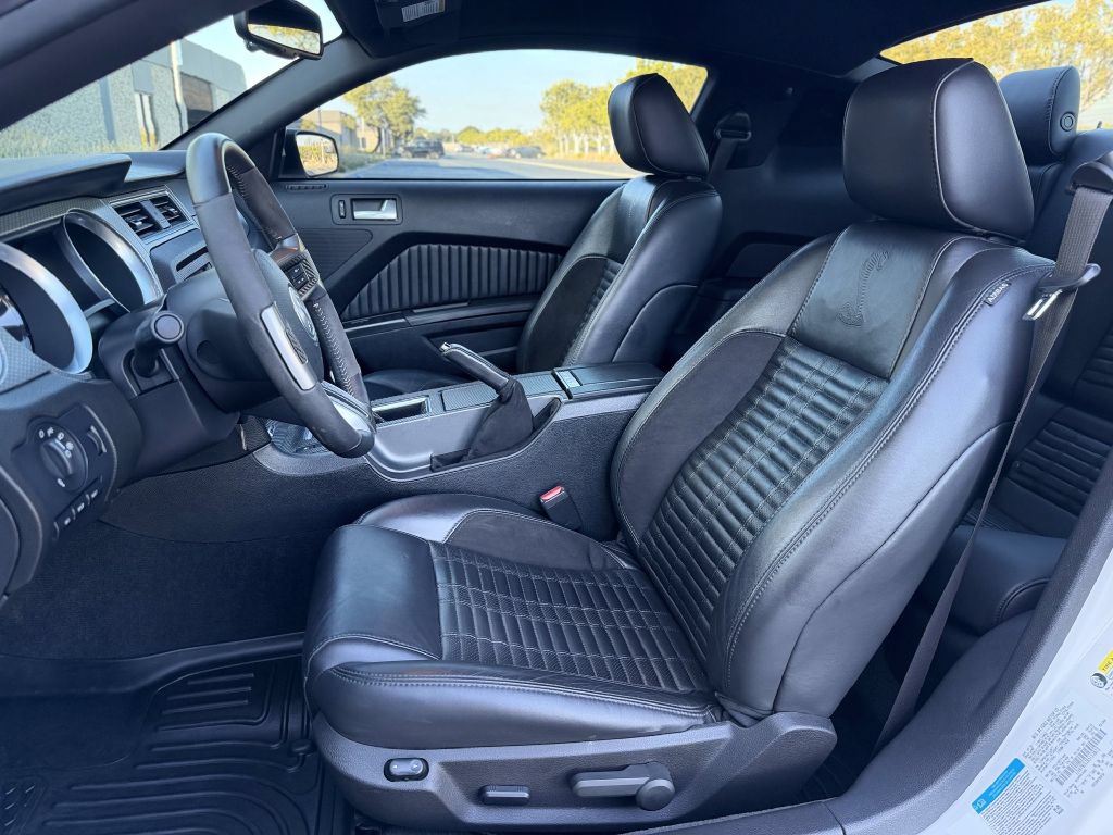 Used 2011 Ford Mustang Shelby GT500 w/ Electronics Pkg RWD image 17