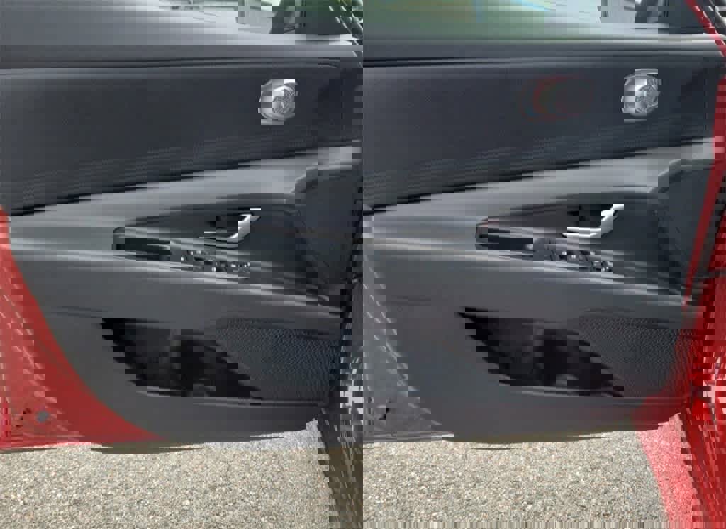 New 2025 Hyundai Elantra SE image 17