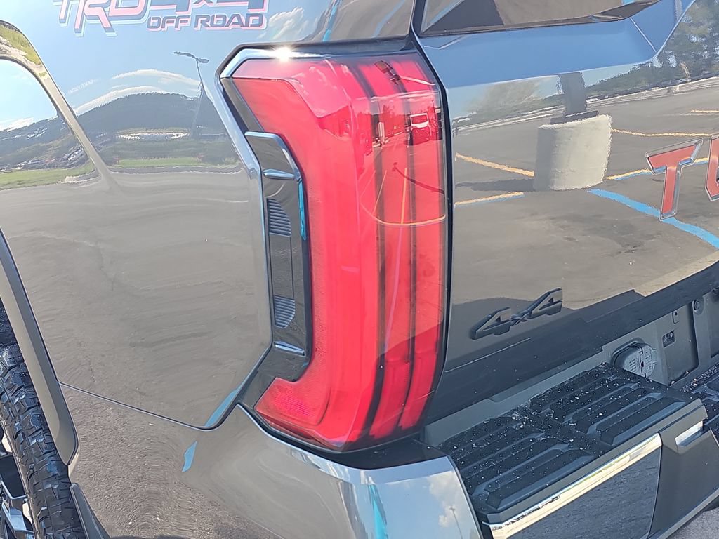 Used 2022 Toyota Tundra SR5 w/ TRD Off-Road Package AWD/4WD image 33