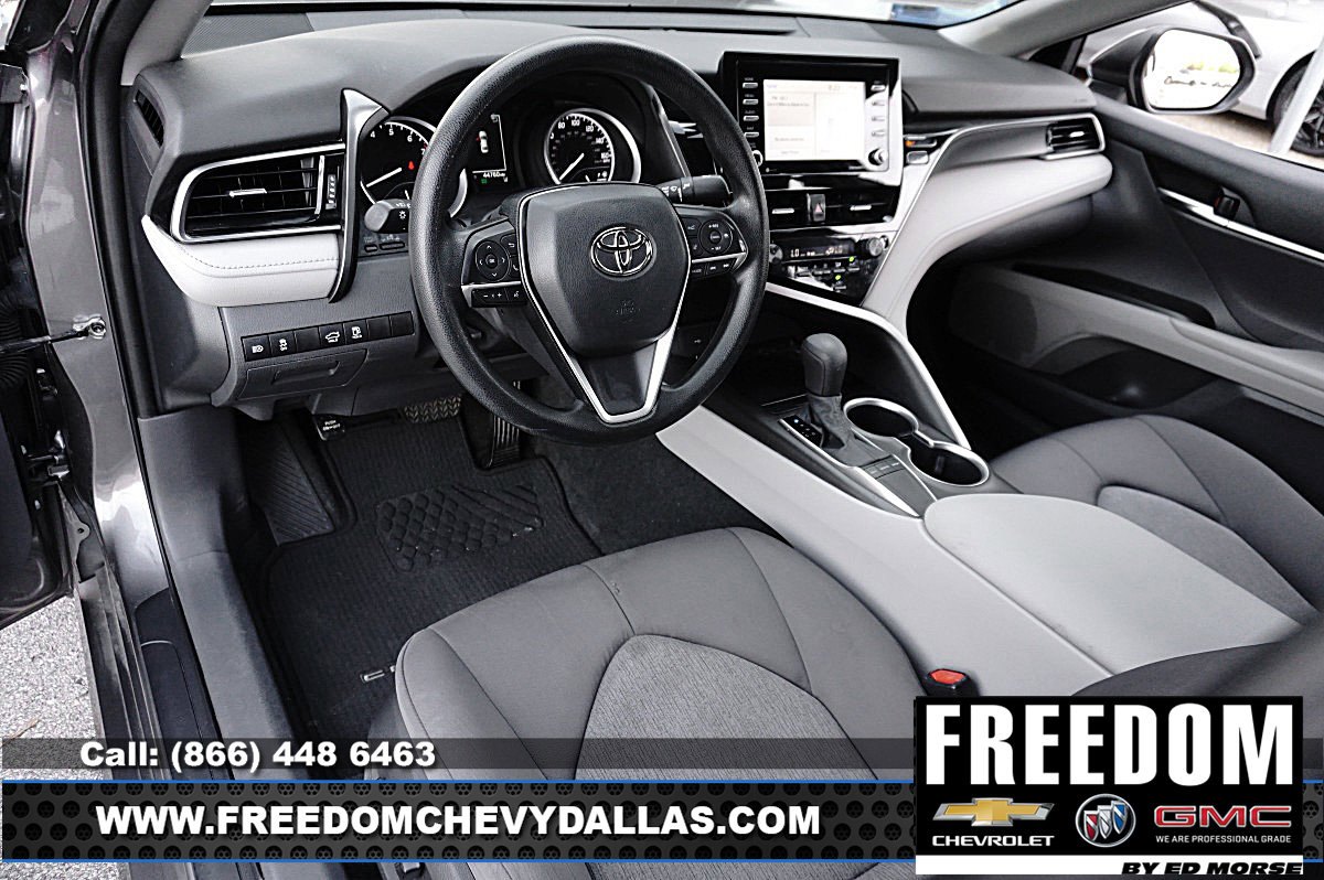 Used 2022 Toyota Camry LE image 6