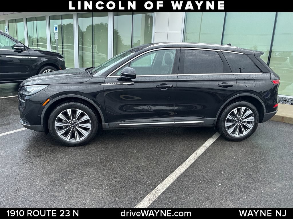 Certified 2022 Lincoln Corsair Reserve w/ Equipment Group 201A AWD/4WD image 2