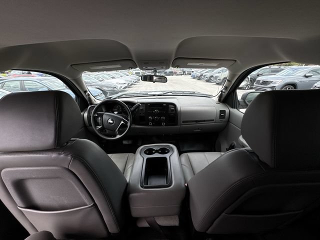 Used 2009 Chevrolet Silverado 1500 W/T AWD/4WD image 16