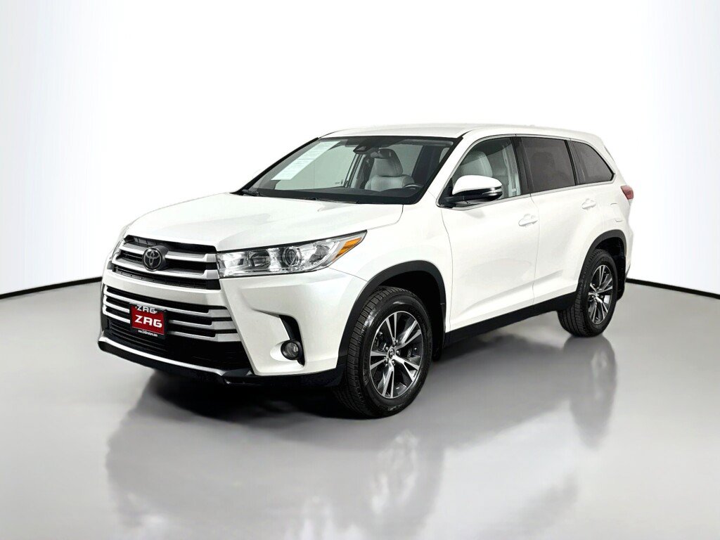Used 2019 Toyota Highlander Plus AWD/4WD image 1