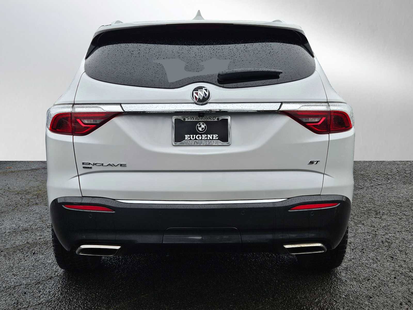 Used 2023 Buick Enclave Essence w/ Experience Buick Package image 4