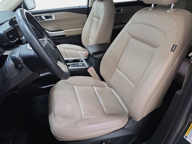 Used 2023 Ford Explorer XLT w/ Equipment Group 202A AWD/4WD image 13