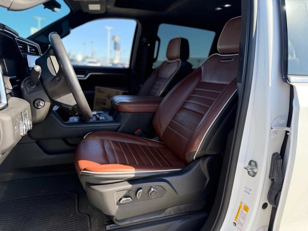 Used 2023 GMC Sierra 1500 Denali Ultimate AWD/4WD image 5
