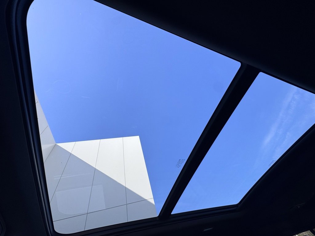 New 2026 Cadillac Escalade ESV Luxury w/ LPO, Radiant Package image 35