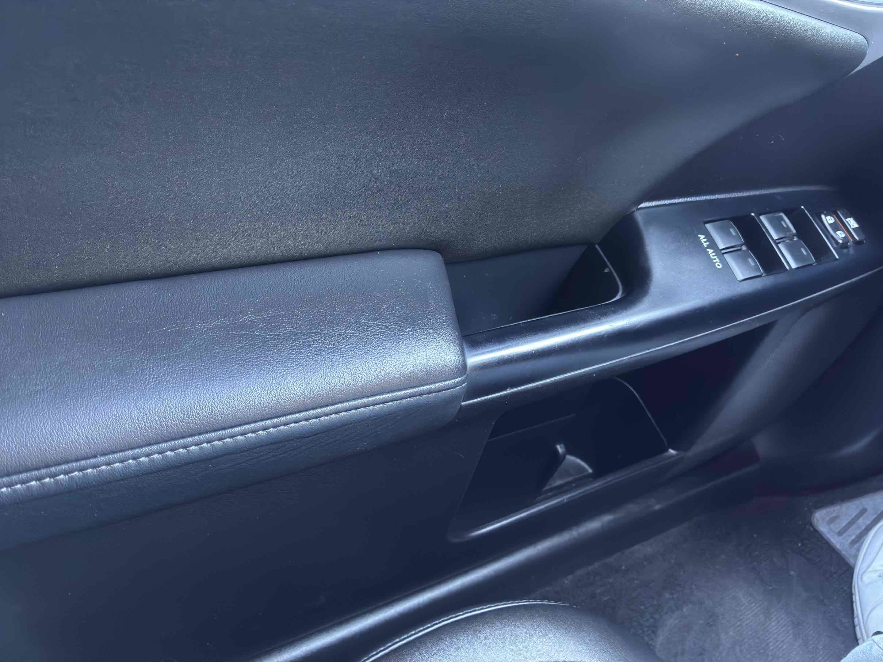 Used 2013 Lexus CT 200h w/ Premium Pkg w/Navigation FWD image 38