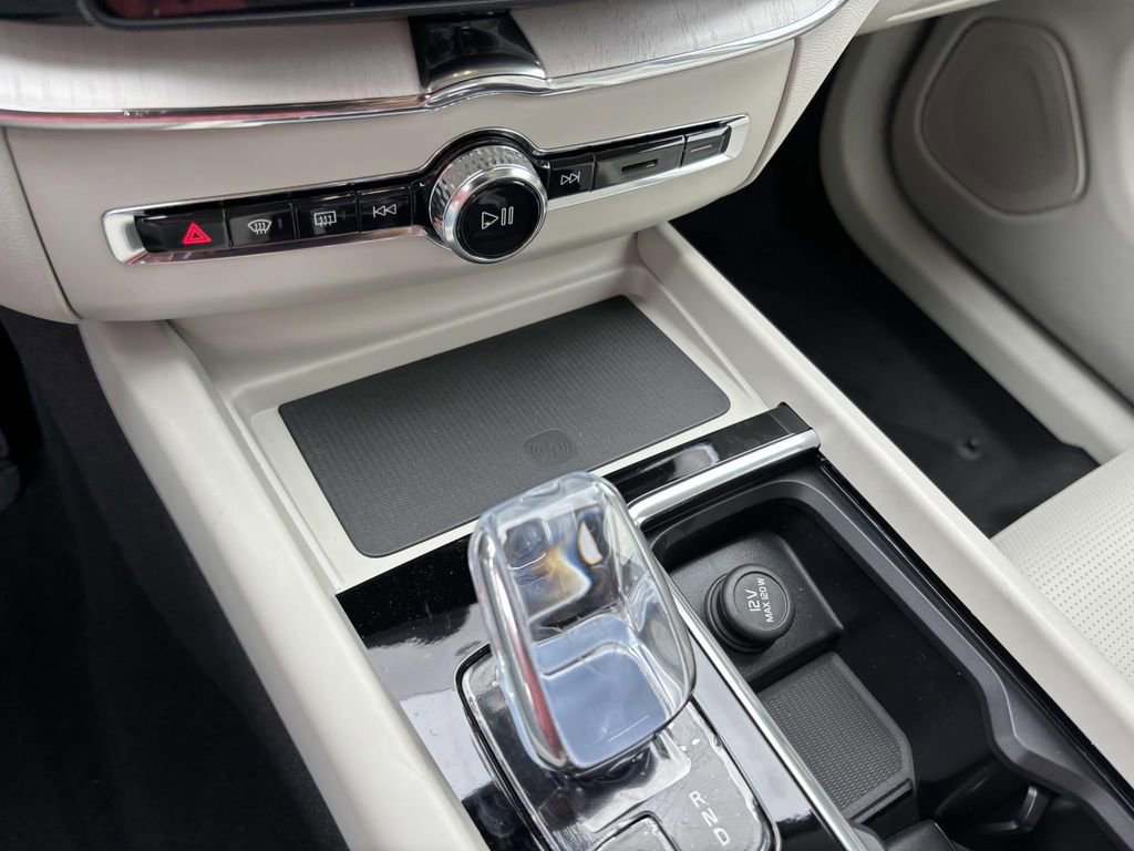 New 2026 Volvo XC60 T8 Ultra w/ Protection Package Premier image 22