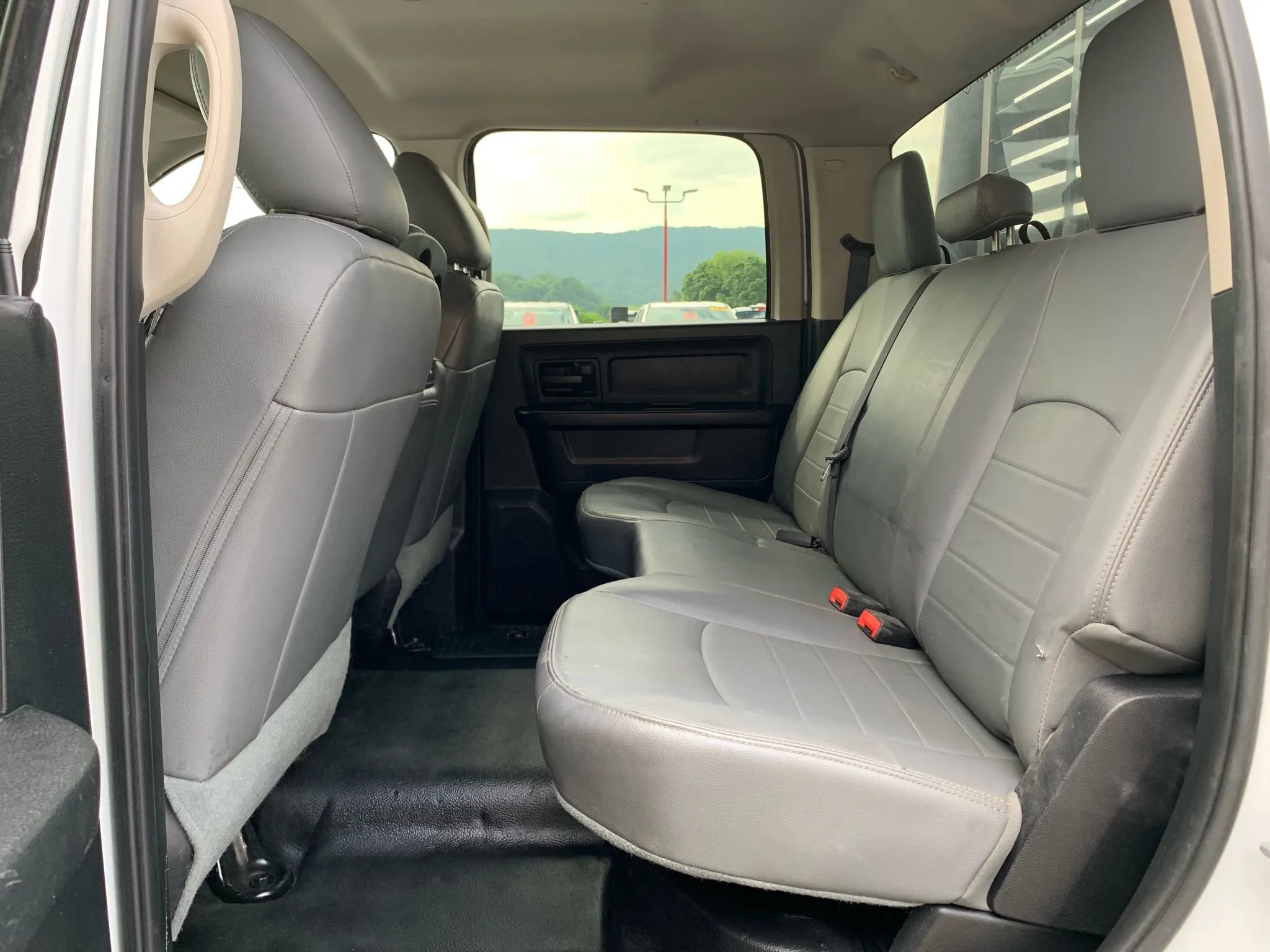 Used 2015 RAM 3500 Tradesman w/ Chrome Appearance Group image 27