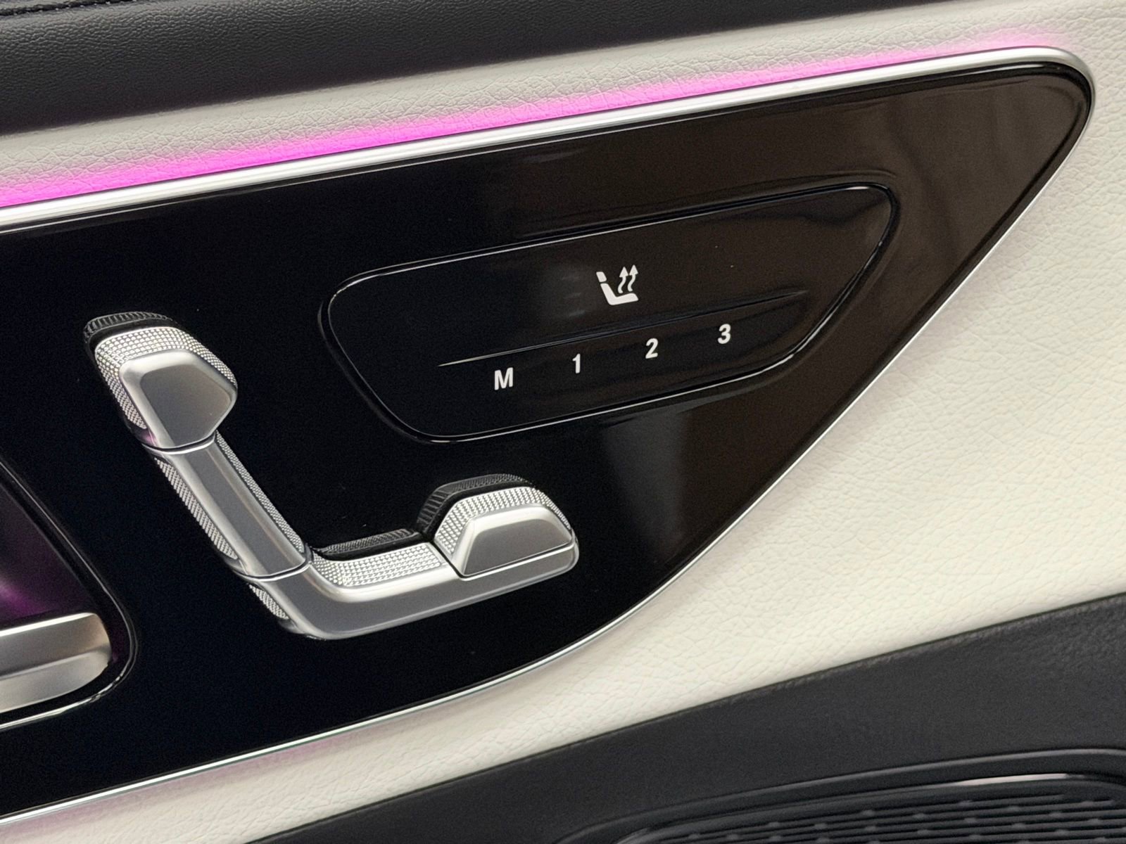 Certified 2025 Mercedes-Benz GLC 300 4MATIC image 21