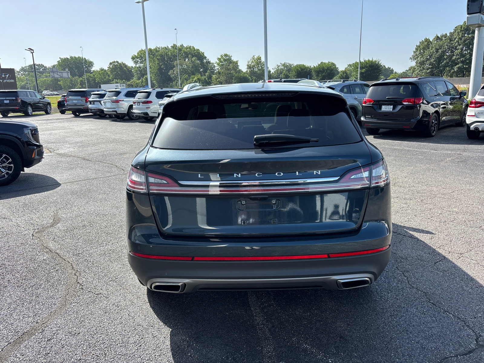 Used 2023 Lincoln Nautilus Reserve w/ Cargo Utility Package AWD/4WD image 6