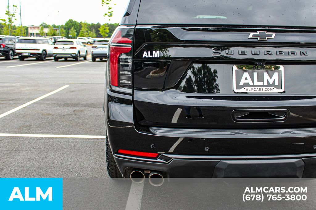 Used 2025 Chevrolet Suburban Z71 AWD/4WD image 12