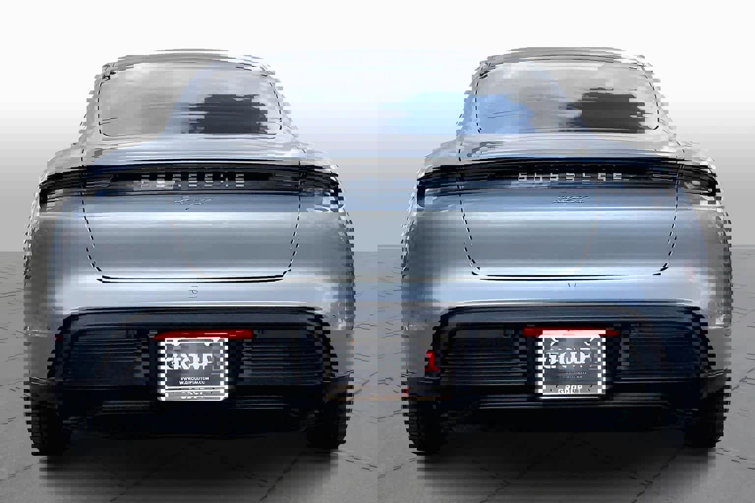 Used 2022 Porsche Taycan image 4