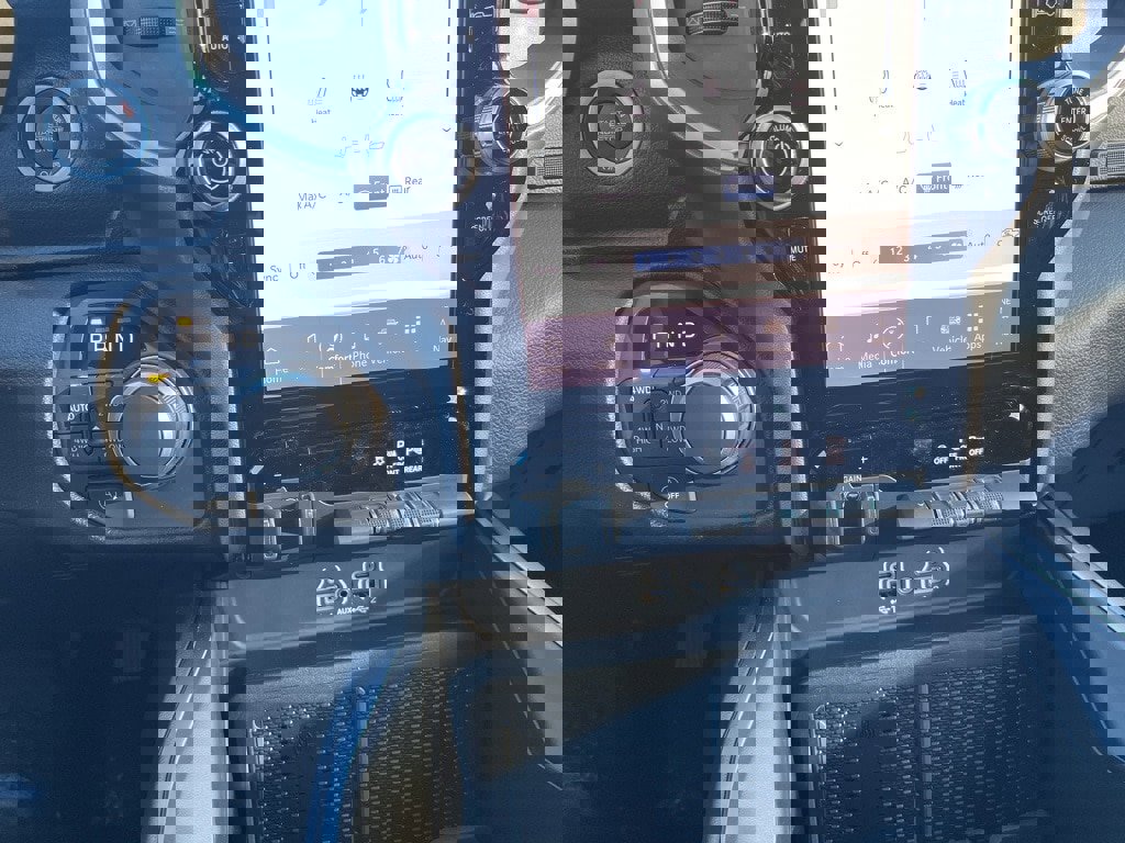 New 2026 RAM 1500 4x4 Crew Cab image 23