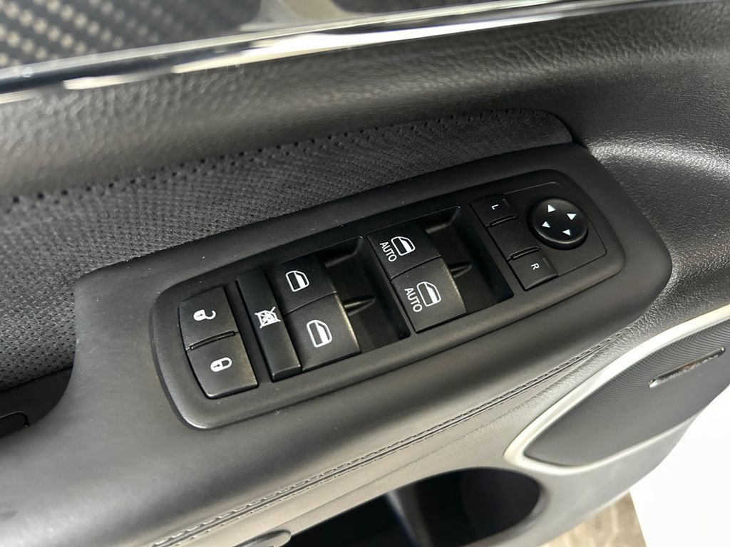 Used 2020 Jeep Grand Cherokee SRT image 23