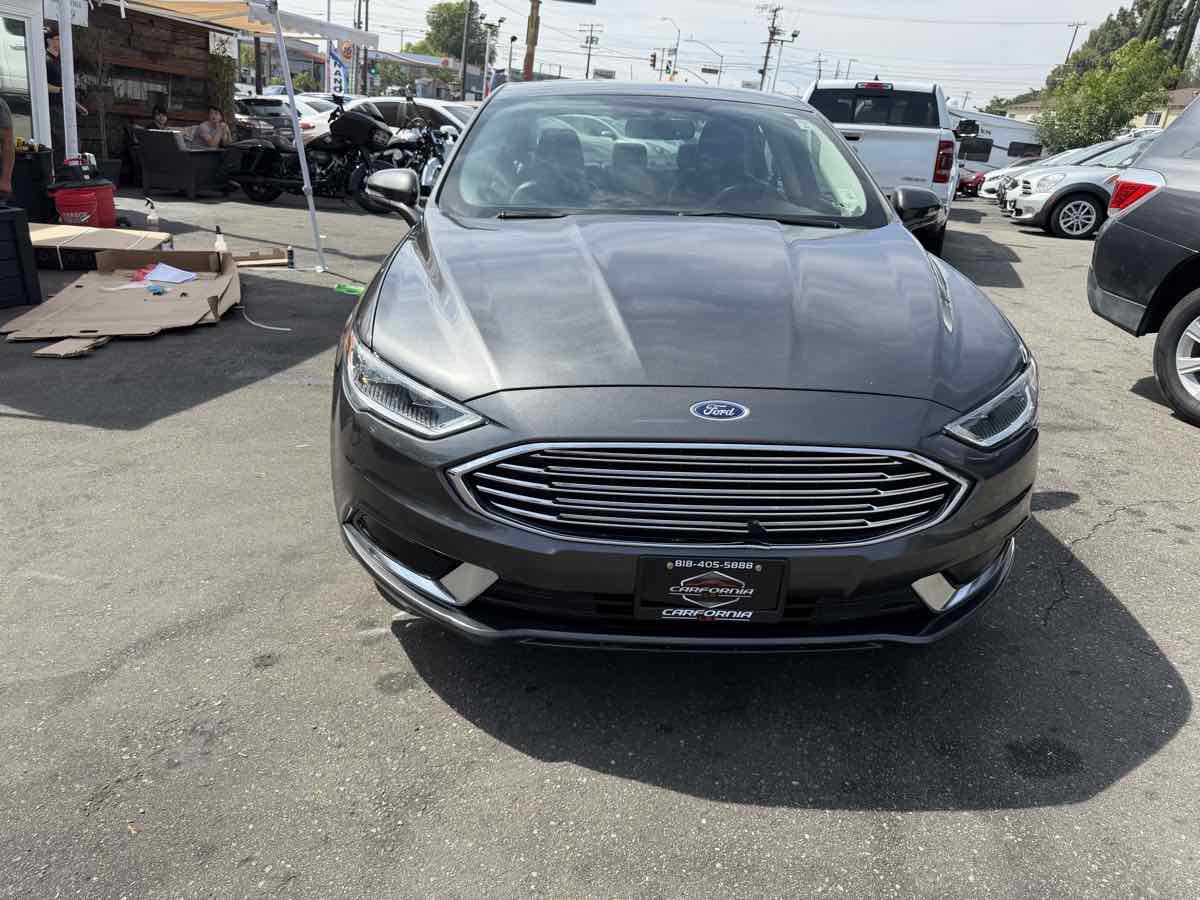 Used 2018 Ford Fusion Energi SE FWD image 2