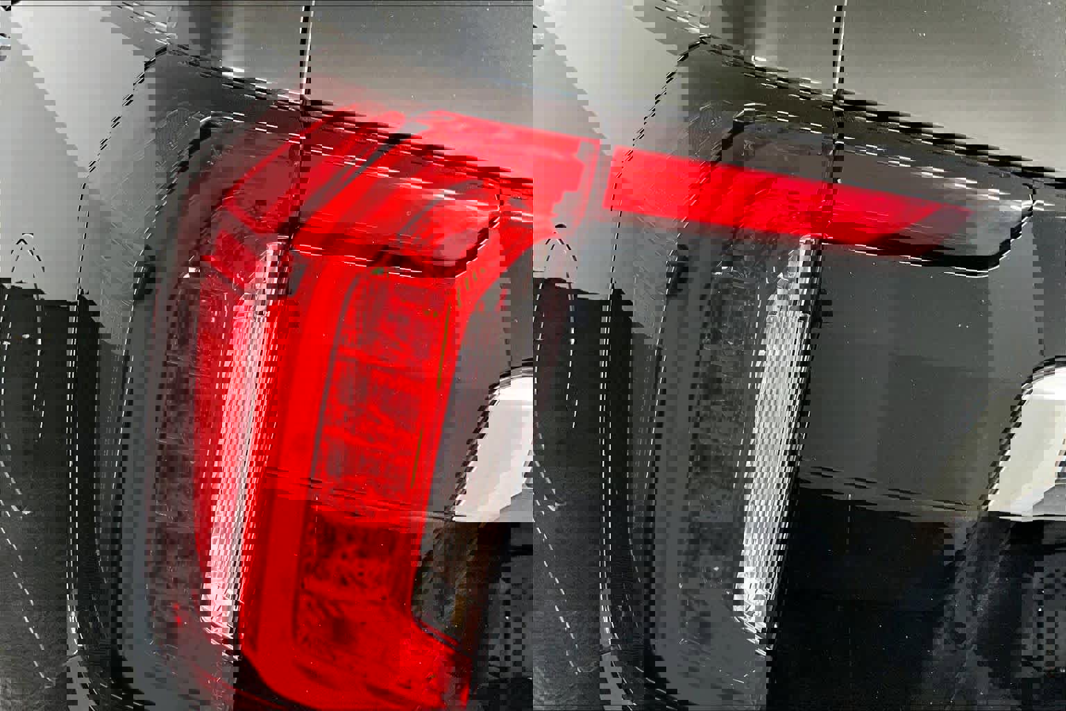 Used 2021 GMC Yukon SLT image 27