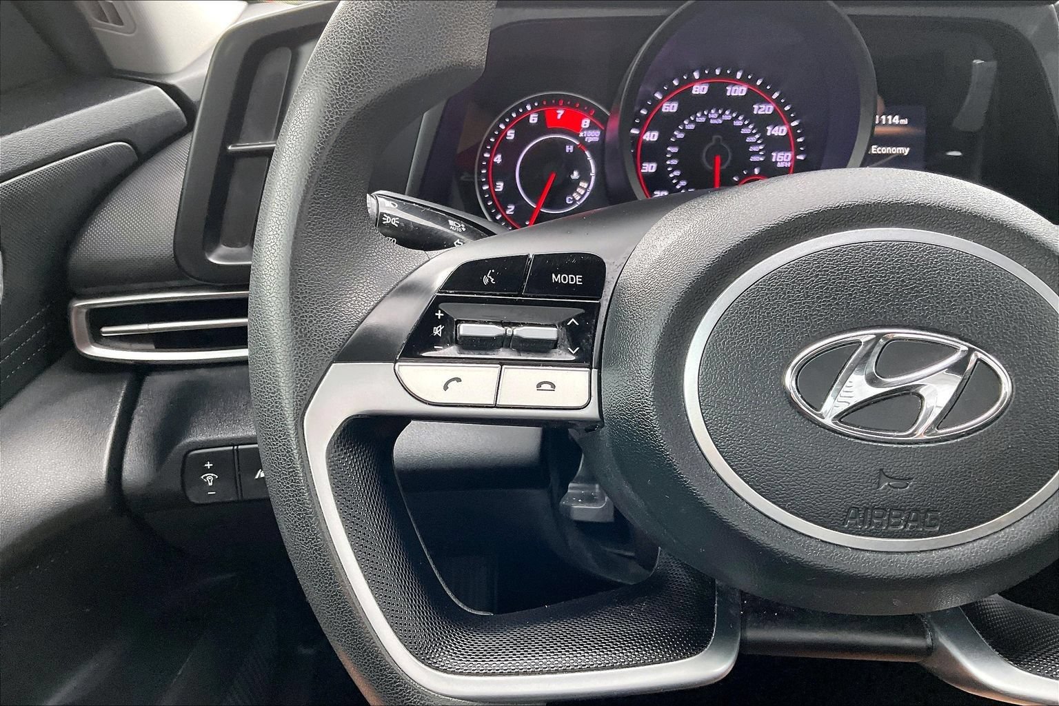 Used 2022 Hyundai Elantra SEL w/ Preferred Accessory Package FWD image 11