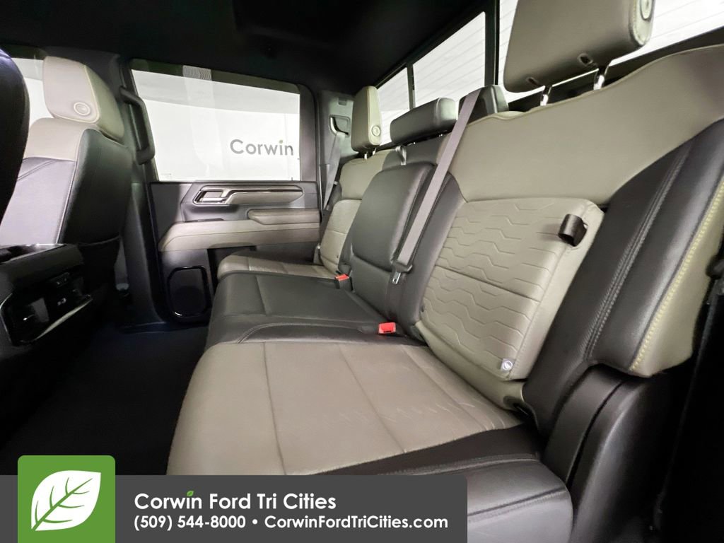 Used 2024 Chevrolet Silverado 2500 ZR2 w/ Technology Package image 28