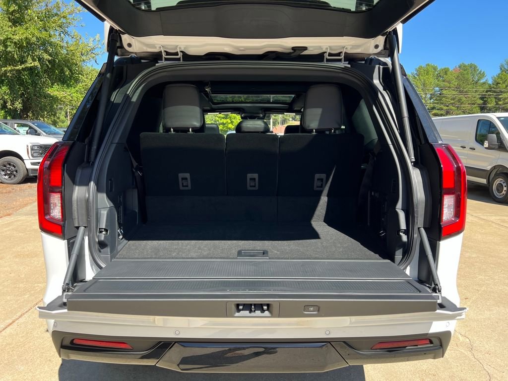 New 2025 Ford Expedition Platinum w/ Stealth Performance Package image 22