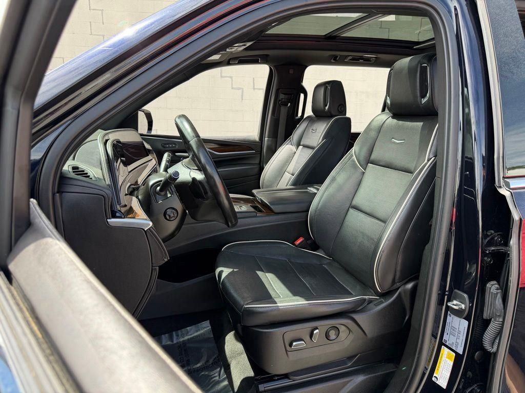Used 2022 Cadillac Escalade ESV Premium Luxury AWD/4WD image 24