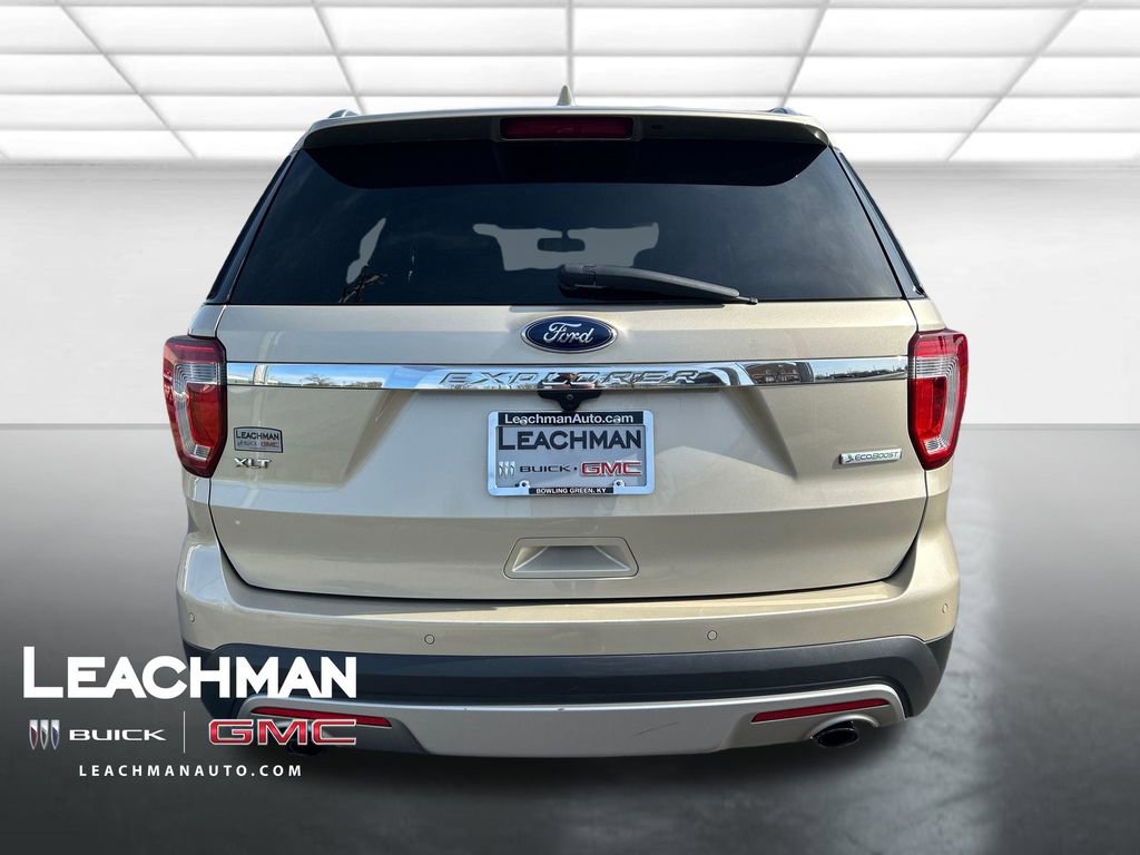 Used 2017 Ford Explorer XLT w/ Equipment Group 202A image 5