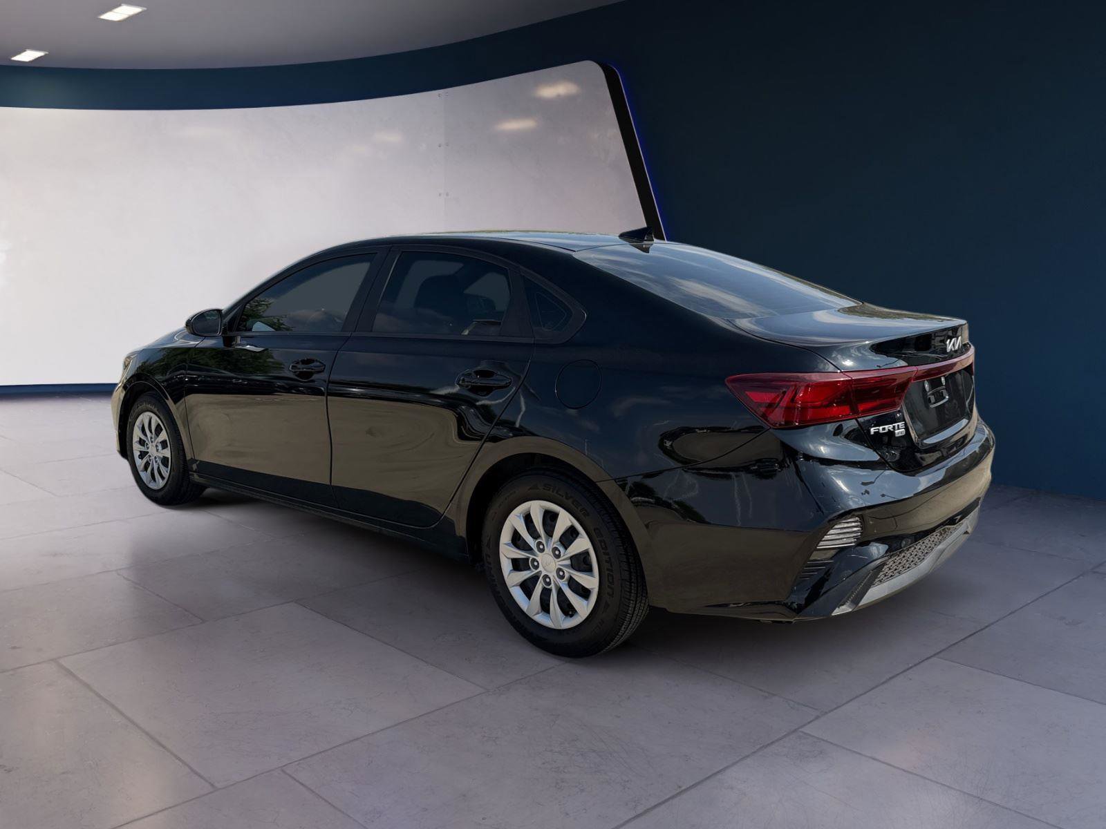 Used 2024 Kia Forte LX image 3
