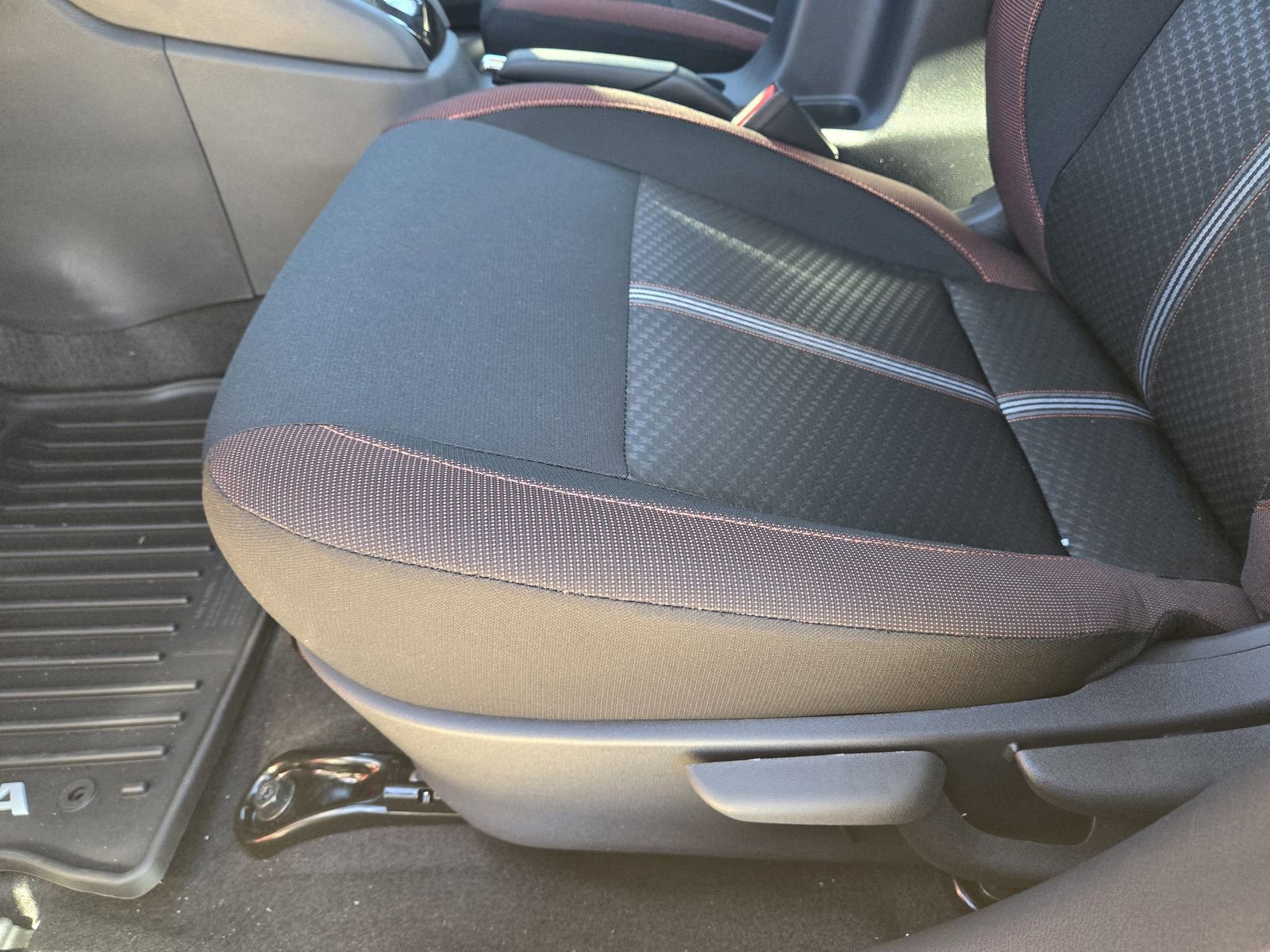 New 2025 Nissan Versa SR image 21