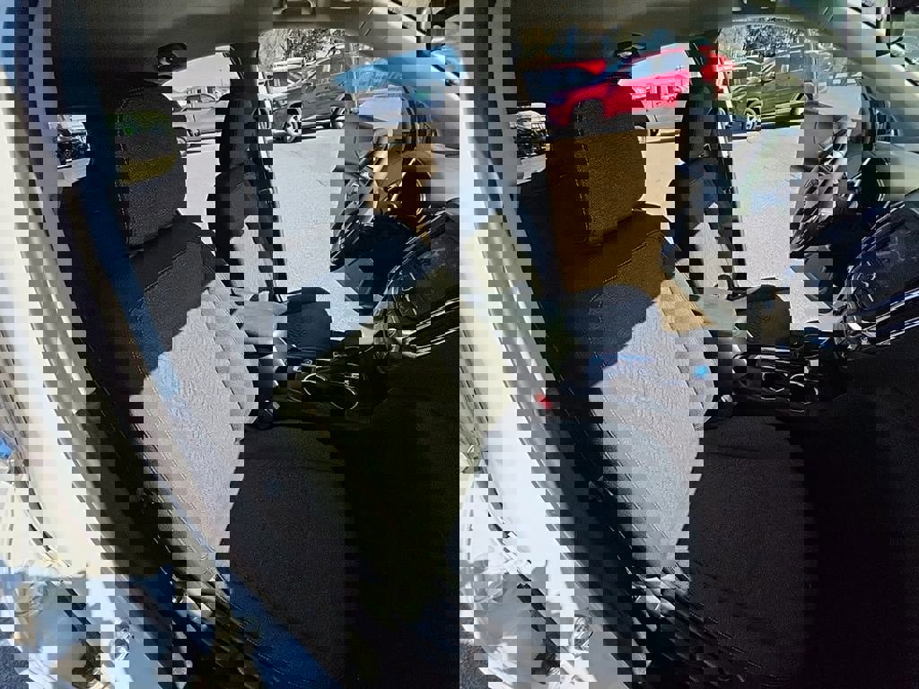 Used 2023 Chevrolet Equinox LT image 29