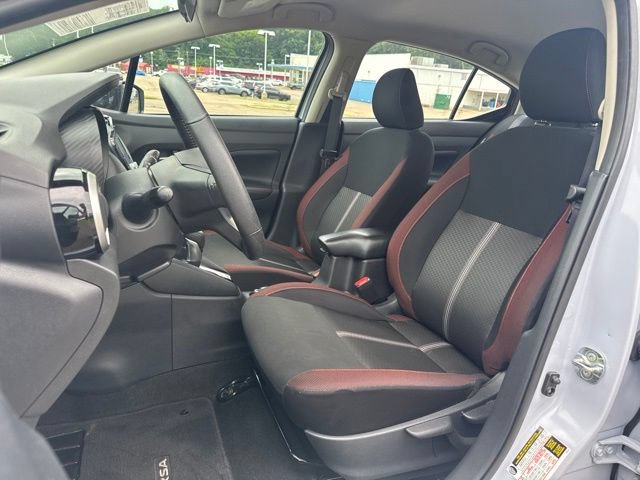 Used 2024 Nissan Versa SR FWD image 17