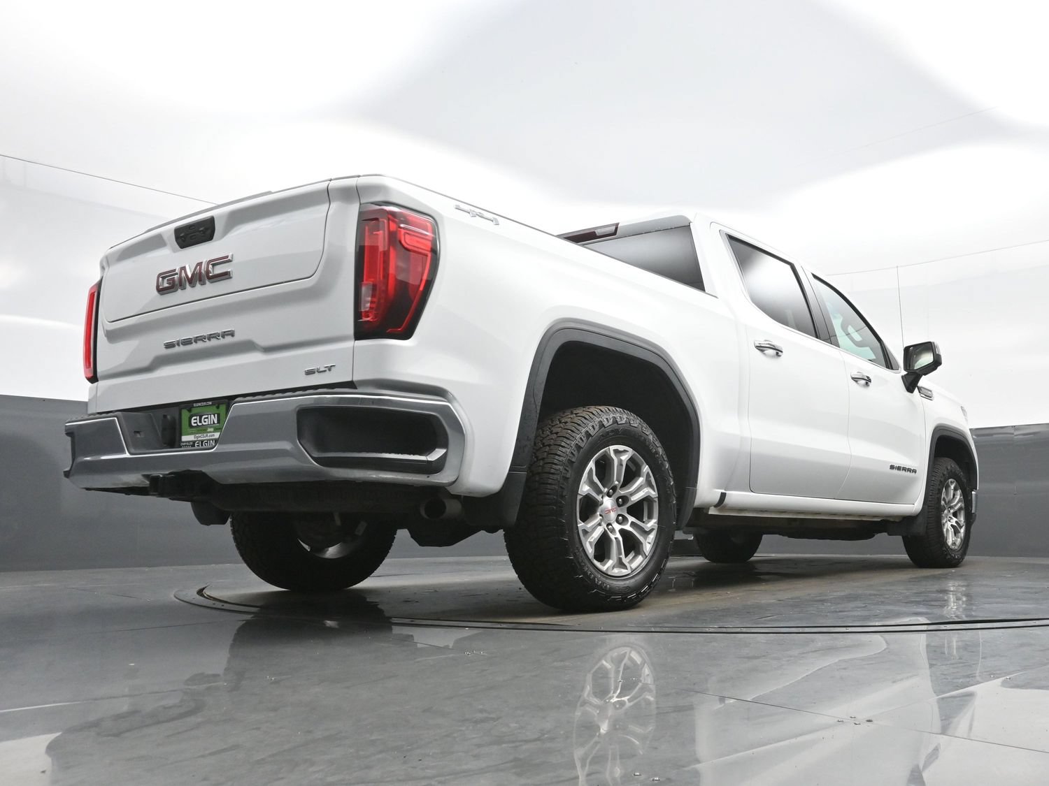 Used 2024 GMC Sierra 1500 SLT AWD/4WD image 32