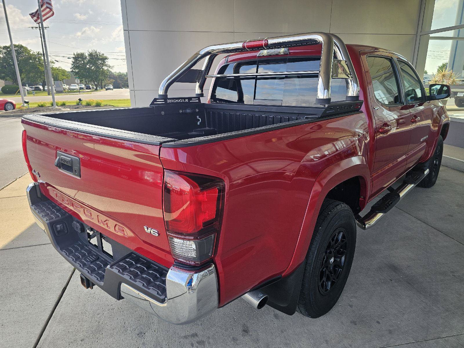 Used 2021 Toyota Tacoma SR5 AWD/4WD image 5