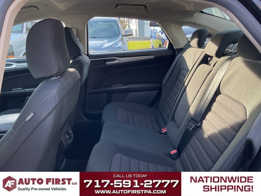 Used 2020 Ford Fusion SE FWD image 14