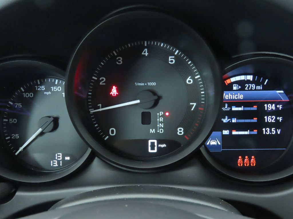 Certified 2025 Porsche Macan AWD/4WD image 35