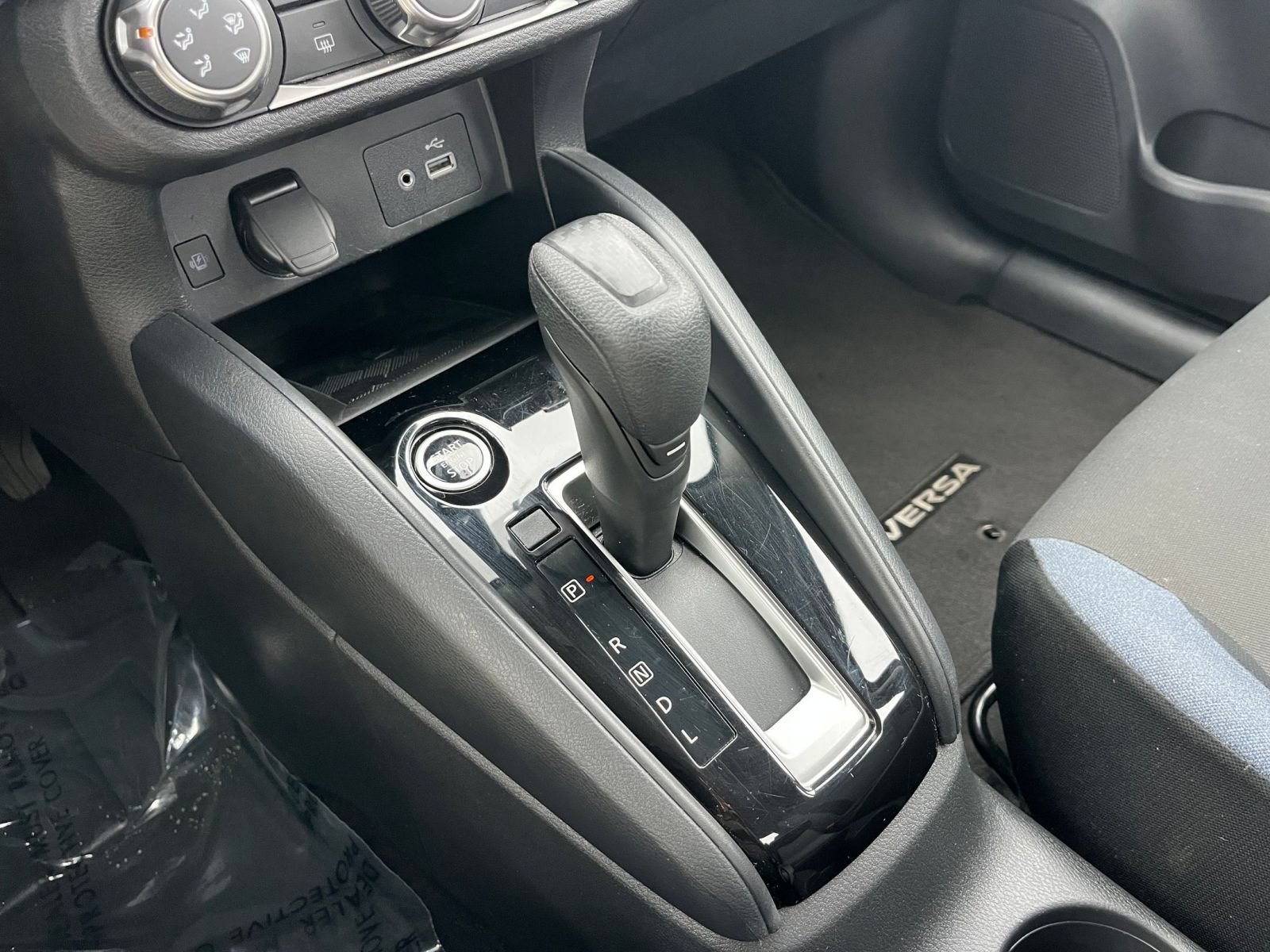 Used 2025 Nissan Versa SV FWD image 39