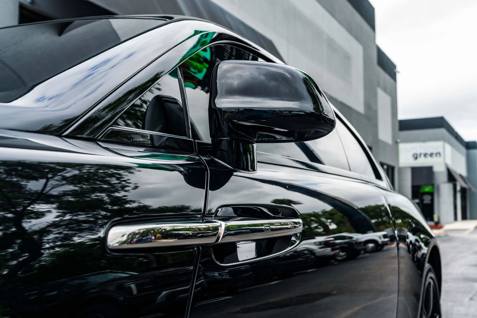Used 2015 Rolls-Royce Wraith RWD image 19