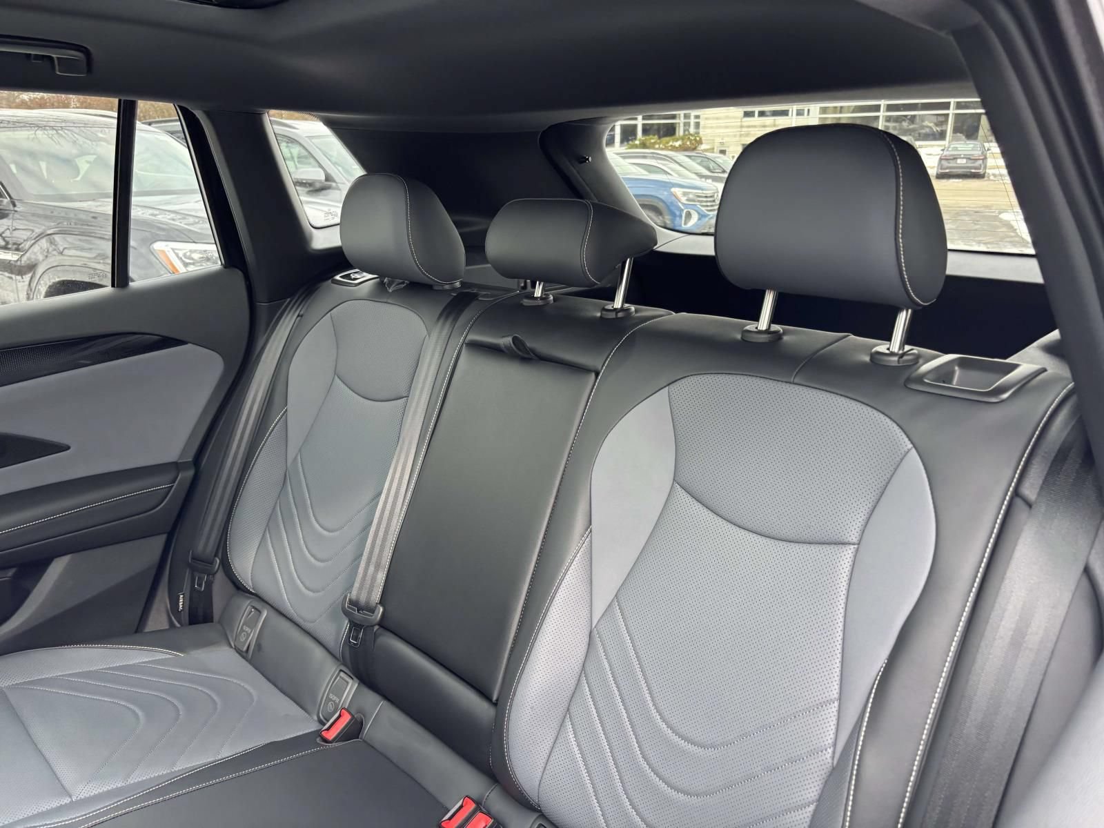 New 2026 Volkswagen Tiguan SE R-Line AWD/4WD image 26