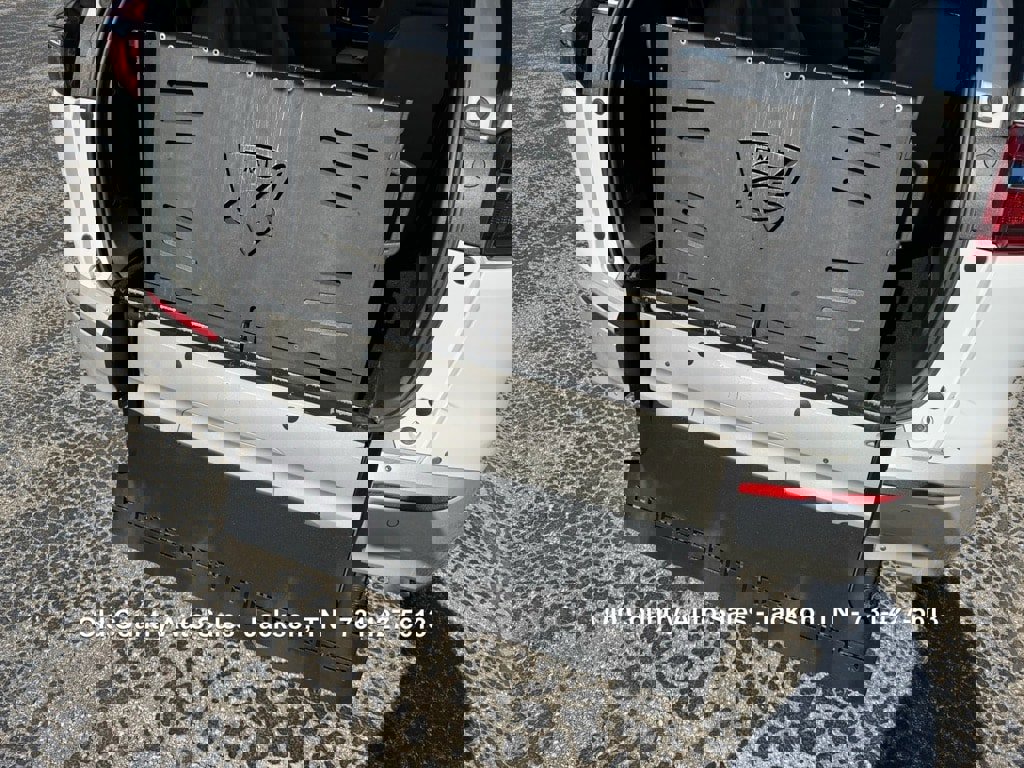 Used 2020 Buick Enclave Essence image 17