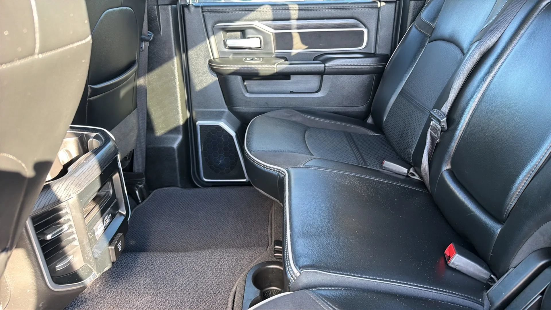 Used 2023 RAM 3500 Laramie AWD/4WD image 39