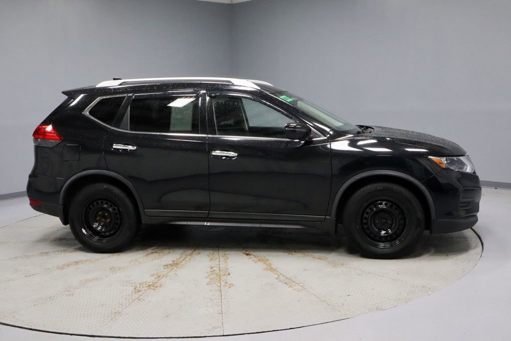 Used 2017 Nissan Rogue S w/ S Appearance Package FWD image 12