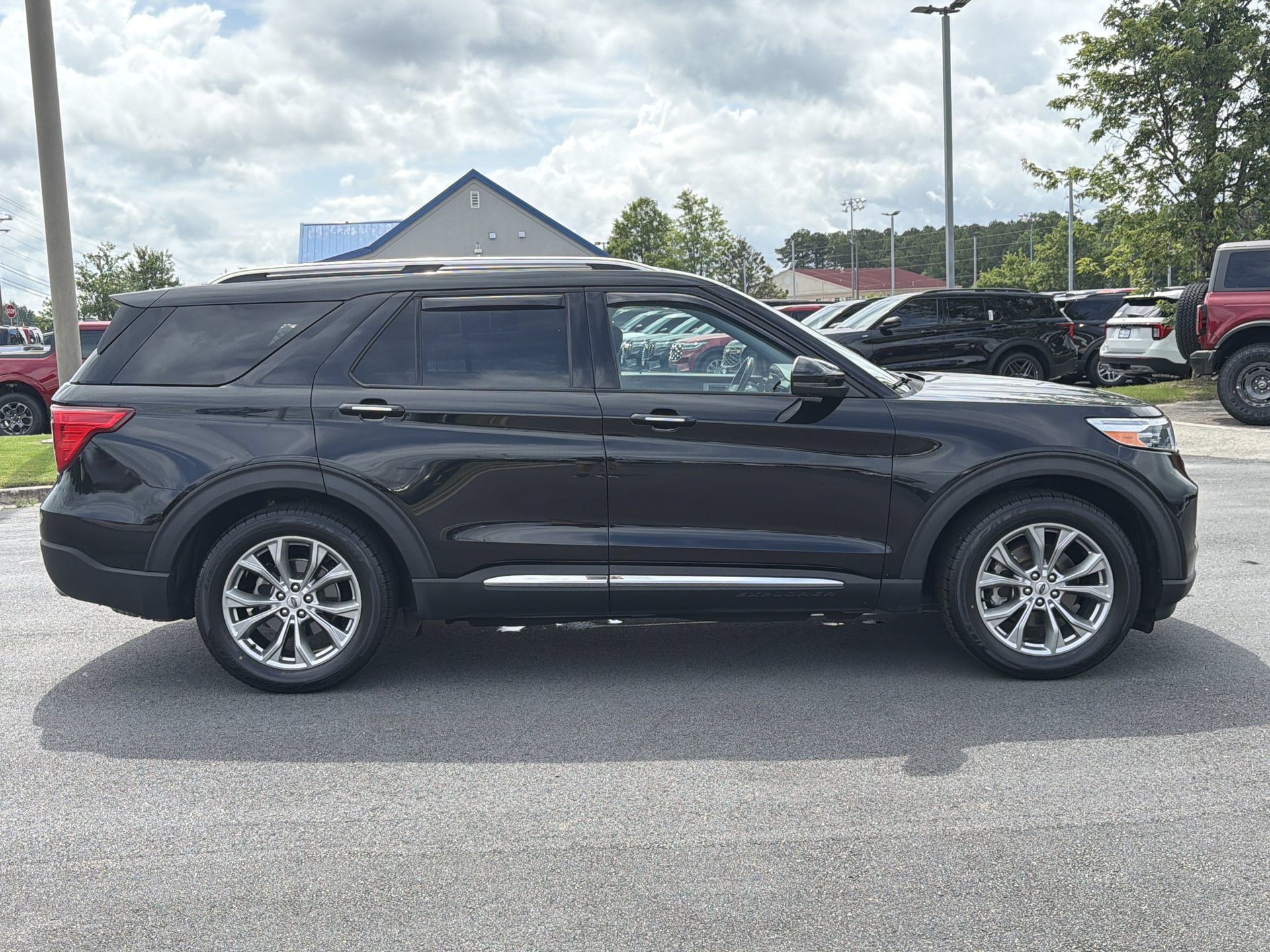 Used 2021 Ford Explorer Limited w/ Equipment Group 301A RWD image 32