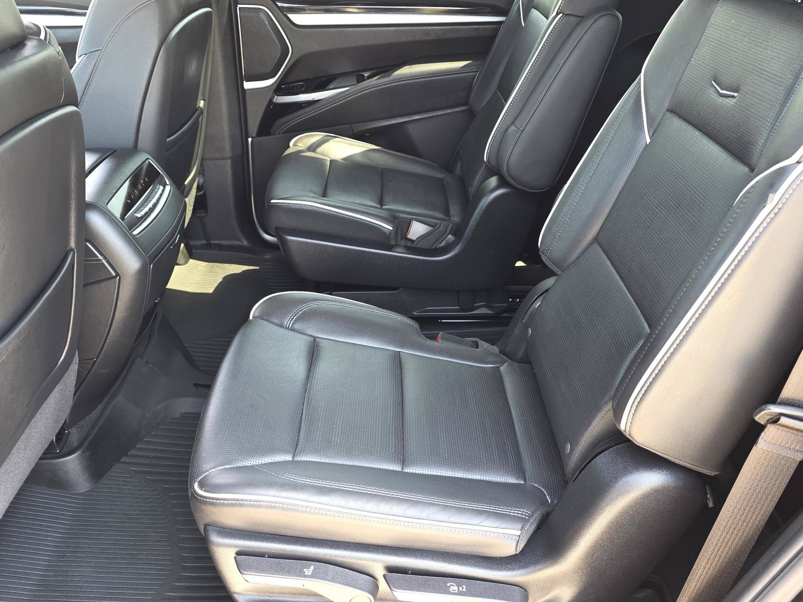 Certified 2025 Cadillac Escalade Sport w/ LPO, Floor Liner Package RWD image 28