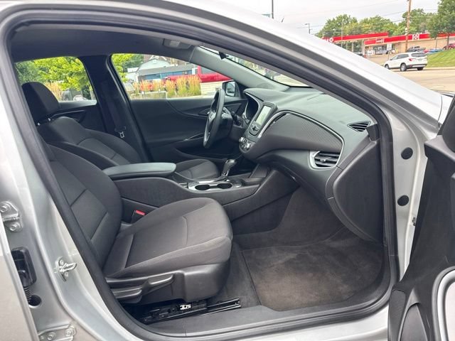 Used 2018 Chevrolet Malibu LS FWD image 9