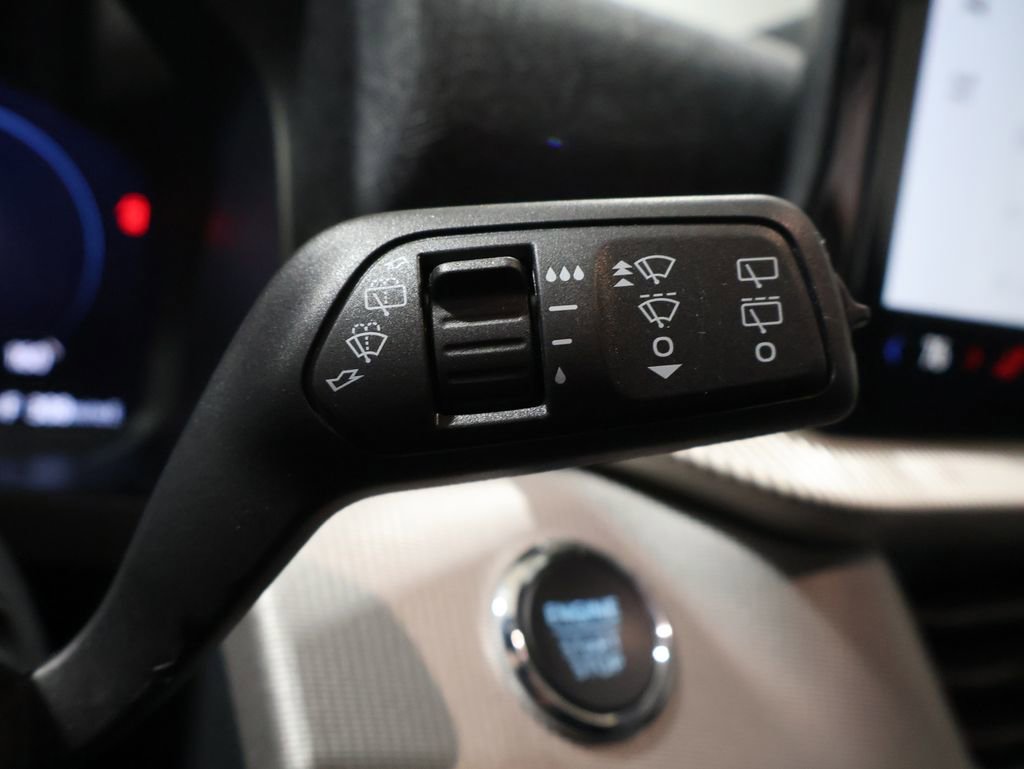 Used 2025 Ford Explorer Active image 40